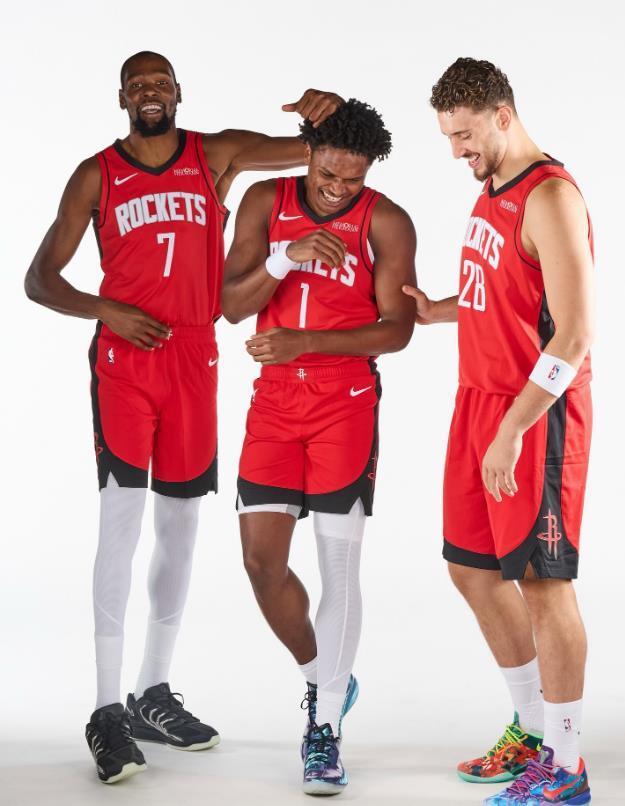 执着于三分？火箭变阵酿苦果！31岁明星中锋遭雪藏，乌度卡用错人