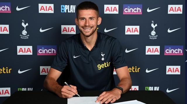 开云体育-官方：门将维卡里奥加盟热刺 签约至2028年