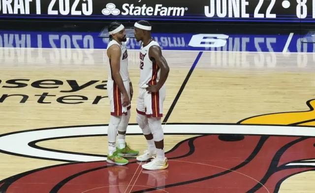 开云体育-内线遭完爆并非绝望 热火投不进三分只能坐以待毙