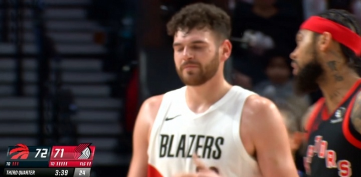 app下载-👀第三节末段 斯普利特换下克林根 但没上杨瀚森 上了小阵容